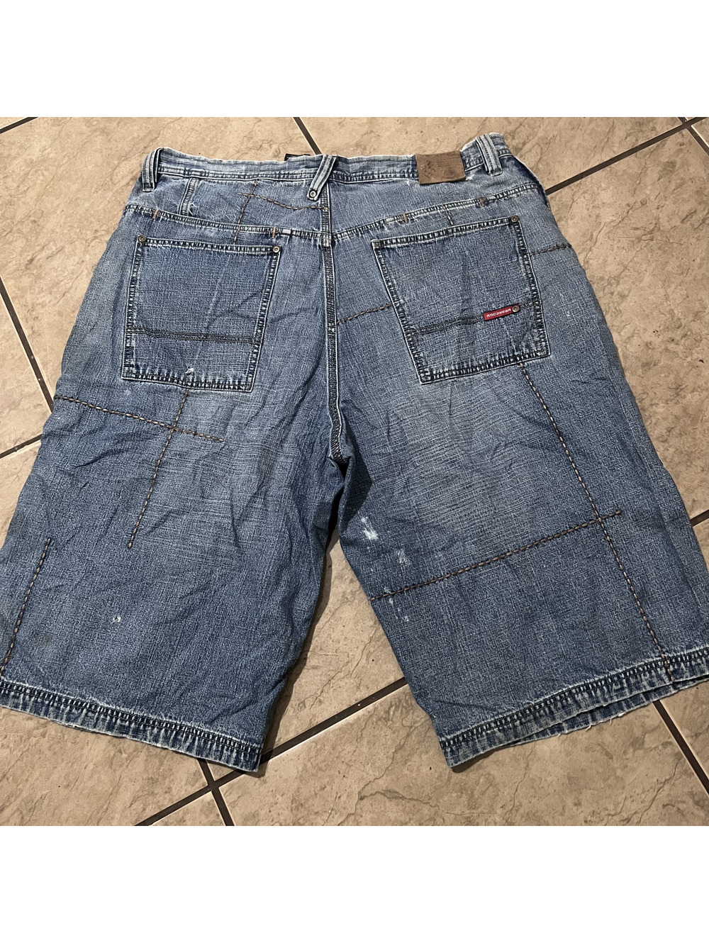 RocaWear Y2k Baggy Wide Leg Distressed Embroidered Denim Shorts SIze 40 Skater